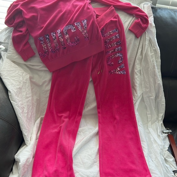 Juicy Couture Pink Velvet Track Suit Size Small for the pants and xs jacket - Picture 5 of 5